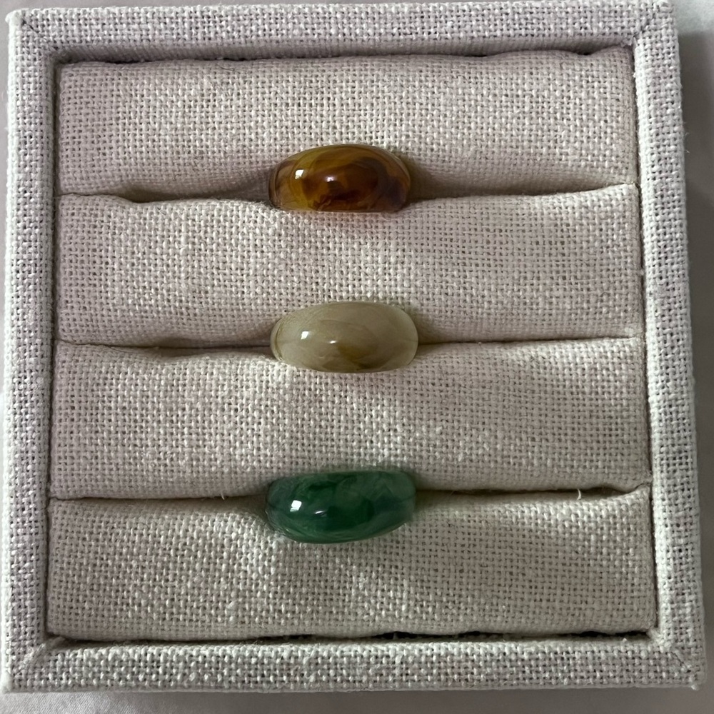 Chunky light weight plastic rings set of 3 - size 6